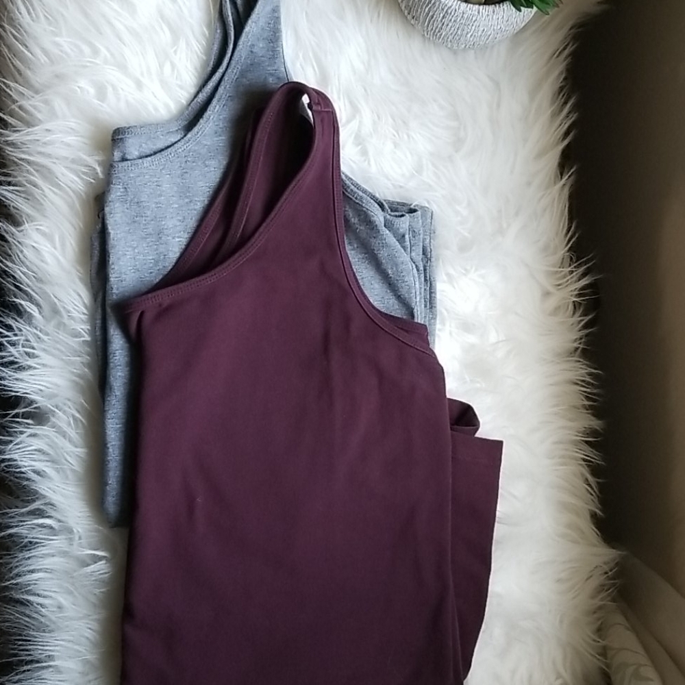 2 pk Maurices tanks.